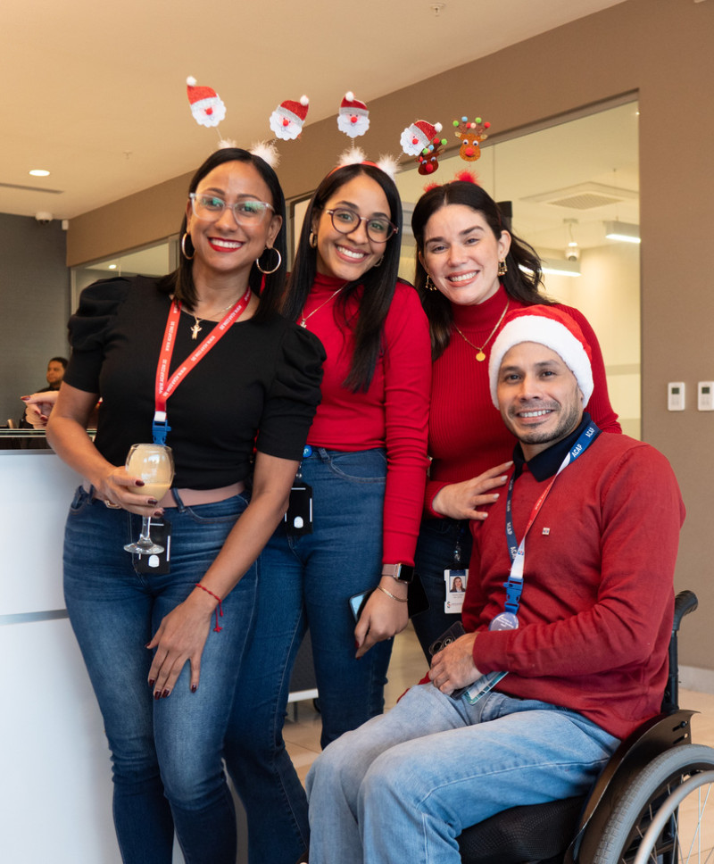 Luisa María Cepeda, Xiomara Betances, Dania López y Omar Ramírez.