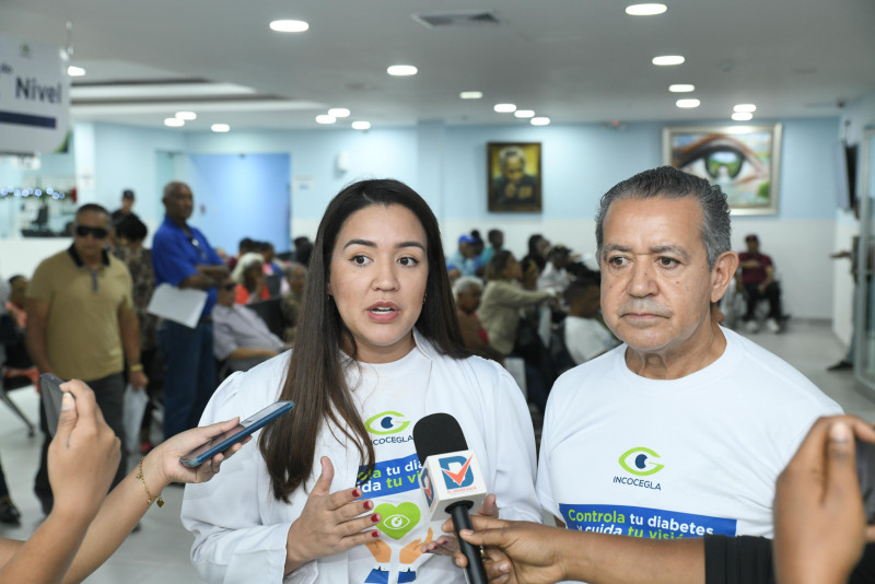 Doctora Haronid Vargas y el presidente de Incocegla, Tomas Vargas.