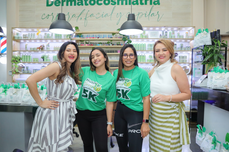 Camila Avendaño, Verónica Vélez, Acened Ávila y Claudia Avendaño.