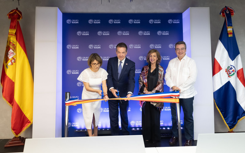 Karina Castellanos, Víctor Bisonó, Pilar Serret y Emilio García Perulles.