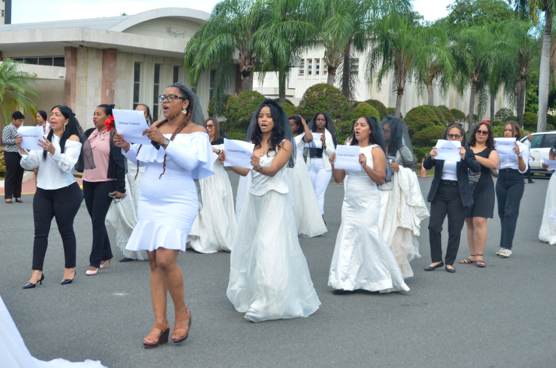 Décima cuarta conmemoración del desfile de novias