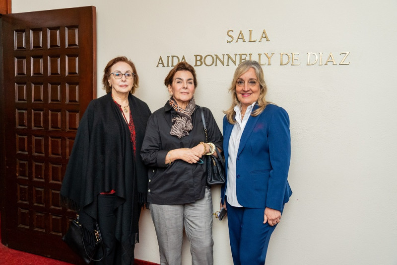 Rita Espaillat y Maritza de Bonetti y Lisette Troncos