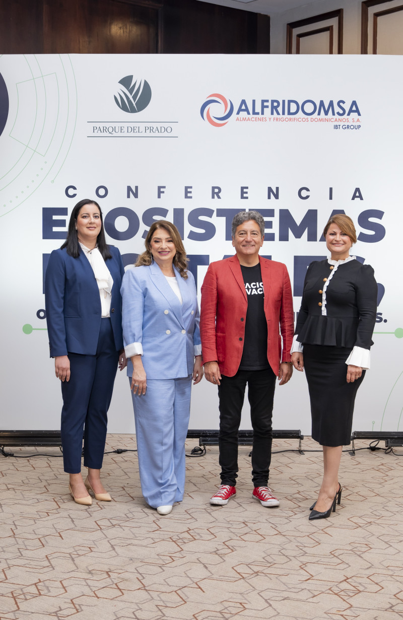 Patricia Brea, Lissette Selman, Ramon Heredia y Gina Victoriano