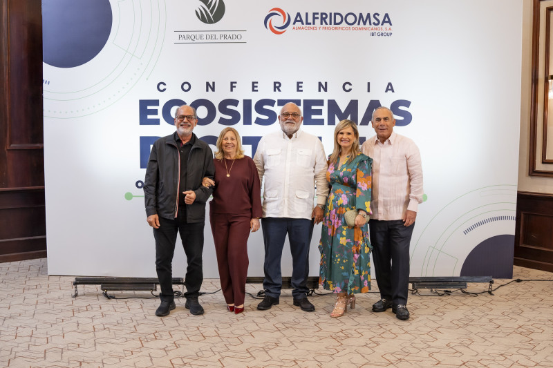 Faruk Miguel, Tita de Brea, José Ramón Brea, Annerys Rodríguez y Emilio Hasbún.