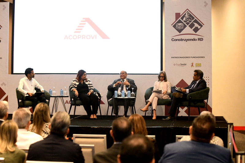 Panel “Construyendo RD”