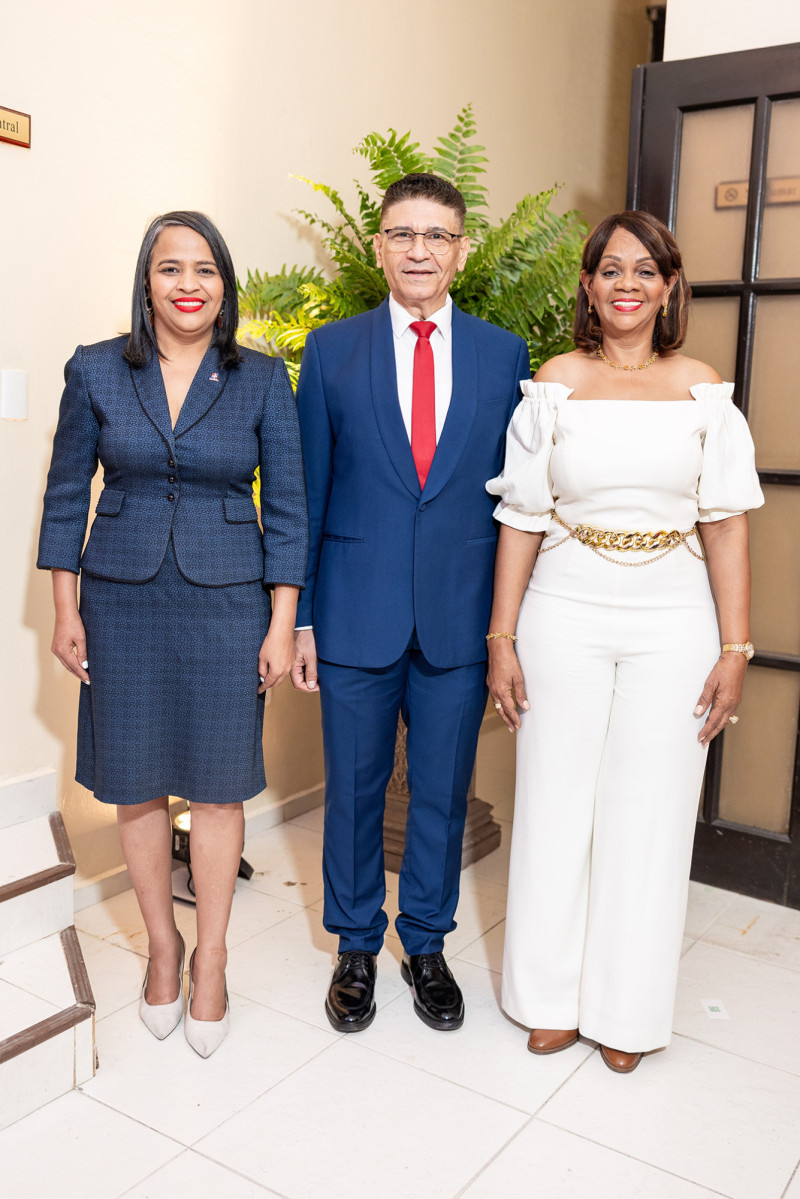 Ana Daisy Guerrero, Bismarck Morales y Nancy Santana.