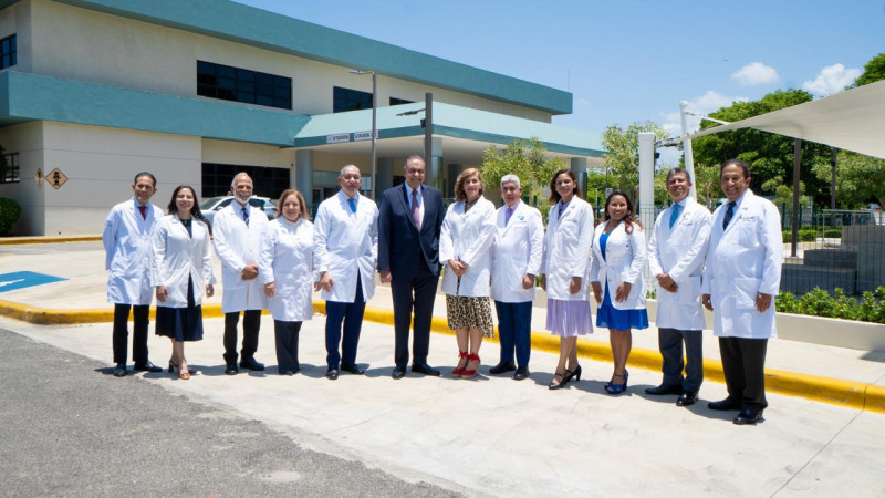 El equipo de trasplantes renales del Hospital General de la Plaza de la Salud.