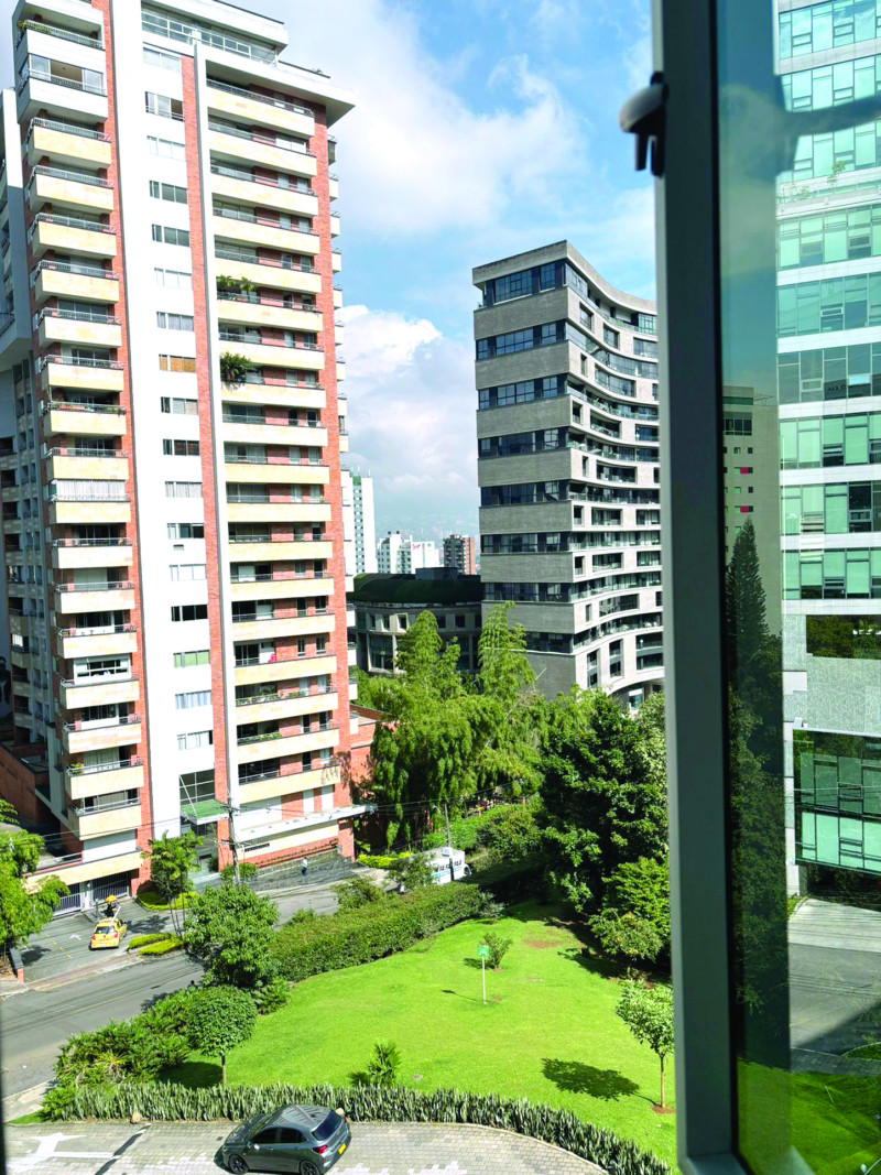 Vista desde la habitación del hotel. Abajo