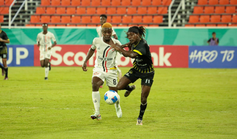 Momento de acción del encuentro que terminó 1-0 a favor de los haitianos.