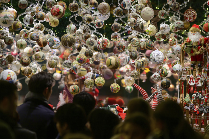 Wiener Chritkindlmarkt frente al ayuntamiento de Viena