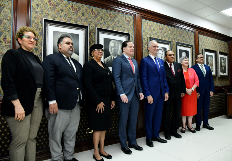 Luis Miguel de Camps, Sabrina de la Cruz Vargas, Oliver Carreño,  Javier Suárez, Miguel Franjul, Manuel Corripio y Cándida Acosta durante el Desyuno del Listín.