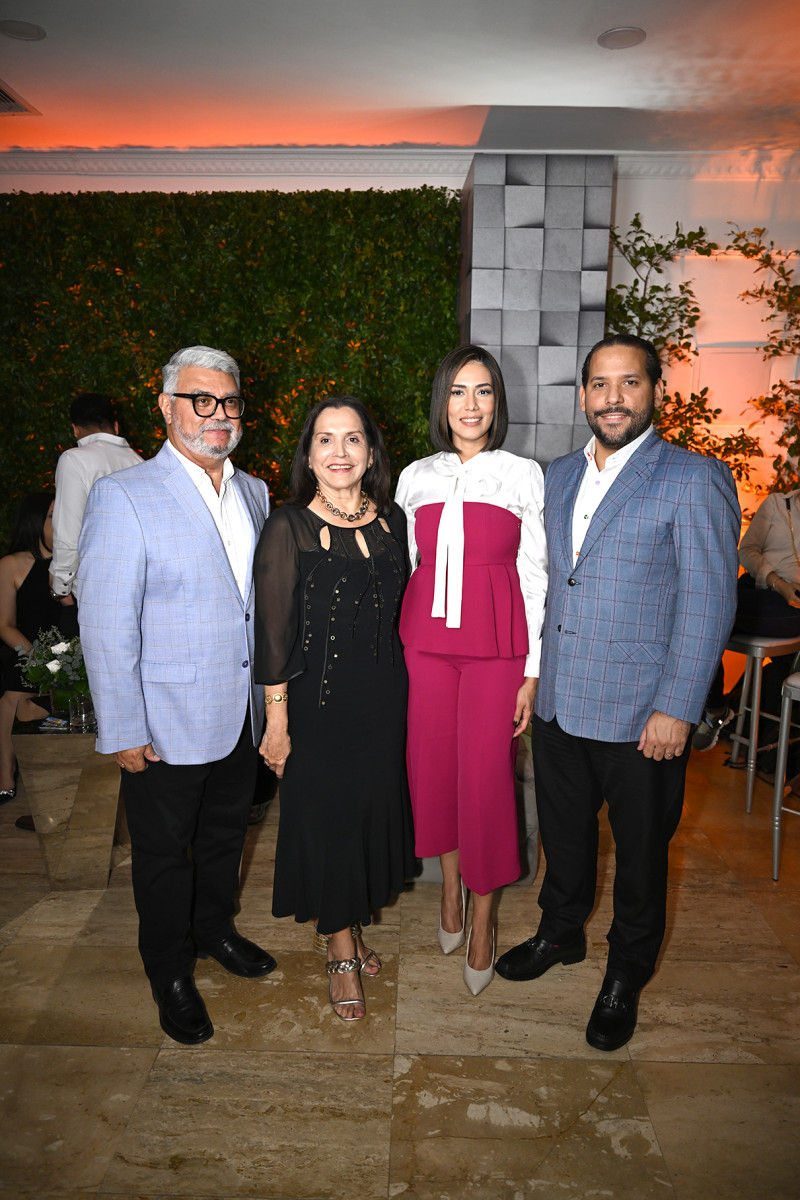 William Abzueta, Olga Cordido, Verónica Prez y Juan Carlos Fras.