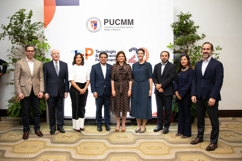 La vicemandataria expuso durante su participación en el panel "Rol del empresario en la evolución de la educación en la República Dominicana".