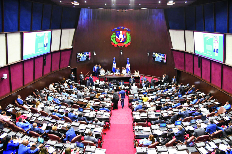 Los legisladores analizan la propuesta de reforma del Código Laboral presentada por el Gobierno.