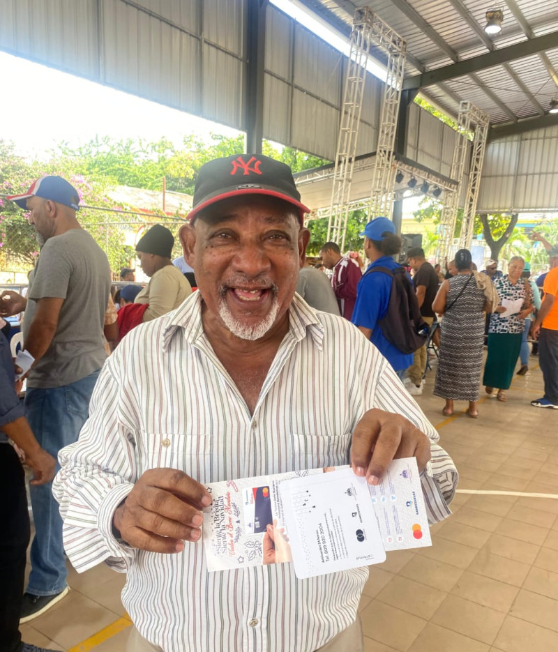 Ciudadano con el bono navidad