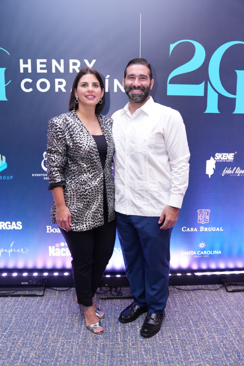 Estefany Cuello Arbaje y Roberto Armenteros.