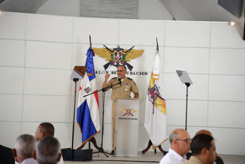 El ministro de Defensa, Carlos Antonio Fernández.