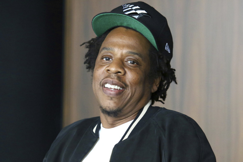 Jay-Z aparece durante una conferencia de prensa