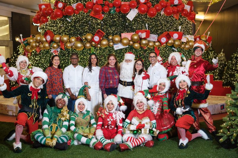 Una bienvenida solidaria a la Navidad con “Árbol que Canta” y “Regala Sonrisas”