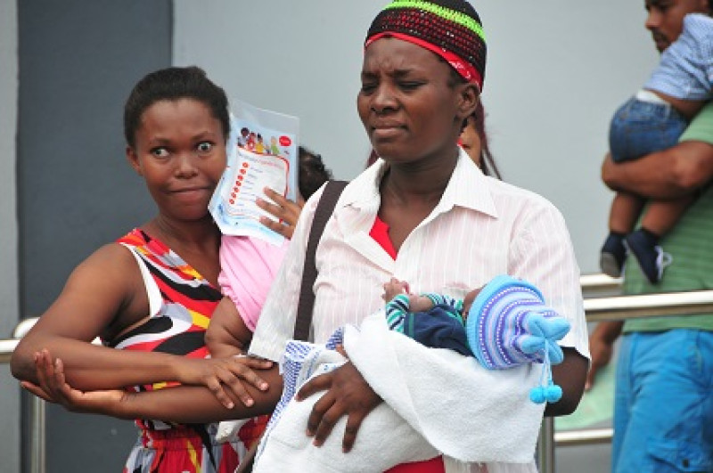 Cientos de parturientas haitianas llegan a los hospitales públicos del país.