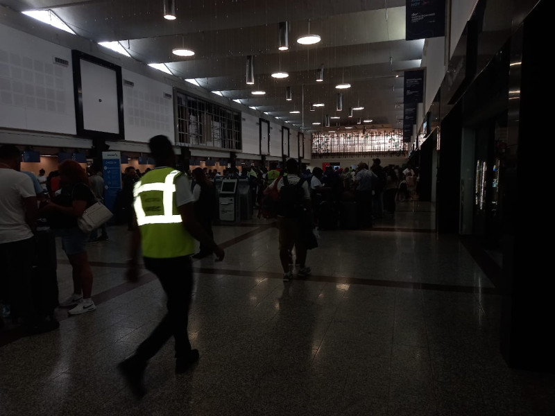 Apagón afecta aeropuerto de las Américas por una hora y 40 minutos