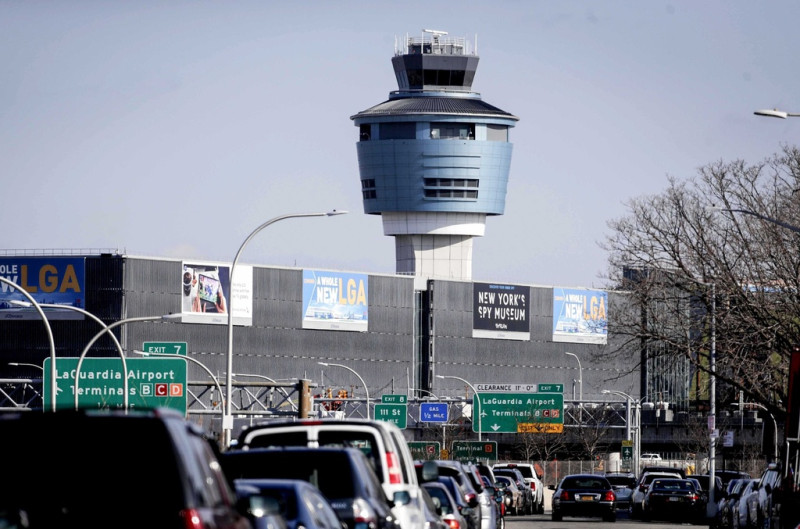 La torre de control de tráfico aéreo en el Aeropuerto LaGuardia de Nueva York, el 25 de enero del 2019.