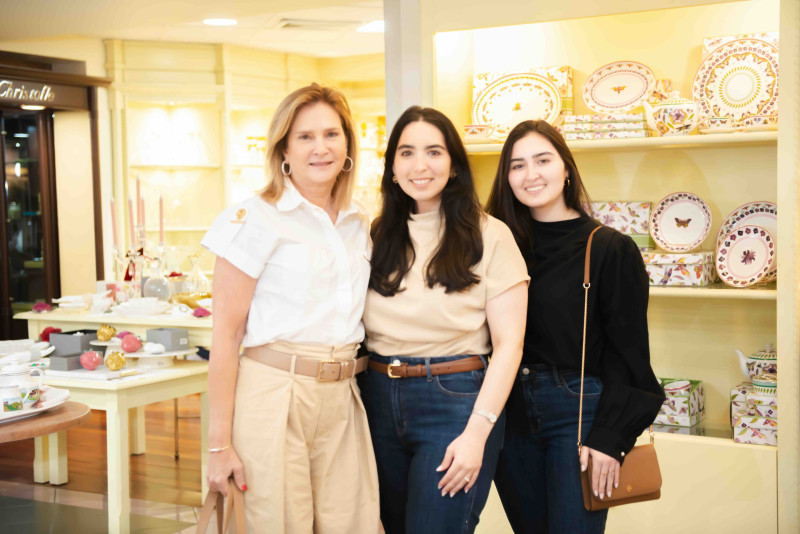 Melyza Rivera, Nicole Joubert y Gabriela Joubert.