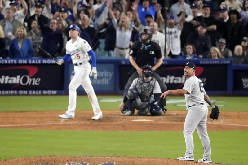 La pelota del cuadrangular de Freddie Freeman se vendió por 1.56 millones de dólares.