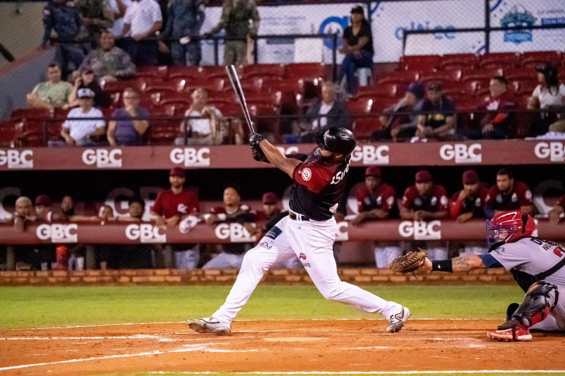 Carlos Peguero llegó a 44 jonrones en la historia de los Gigantes.