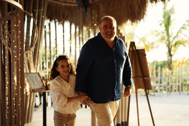 Alfredo Mata junto a su hija.