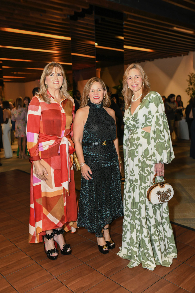 Elsa Beatriz Bobadilla, Montserrat Puig y Alexia Morales