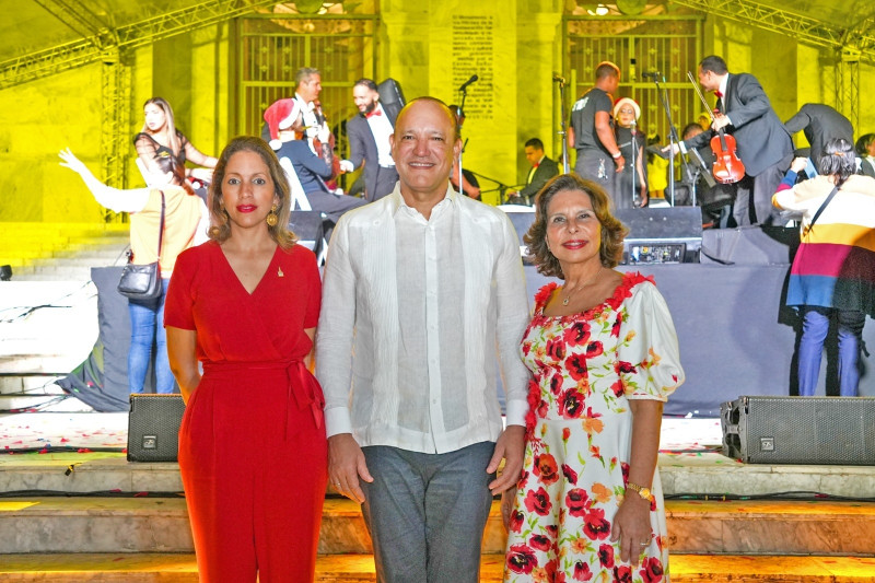 María Belisa Ramírez, Ulises Rodríguez y Cruz Amalia Rodríguez de Casado.