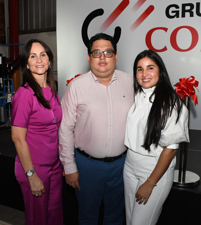 Yovanny Melo de Núñez, Jorge Luis Núñez y Lorena de Peña