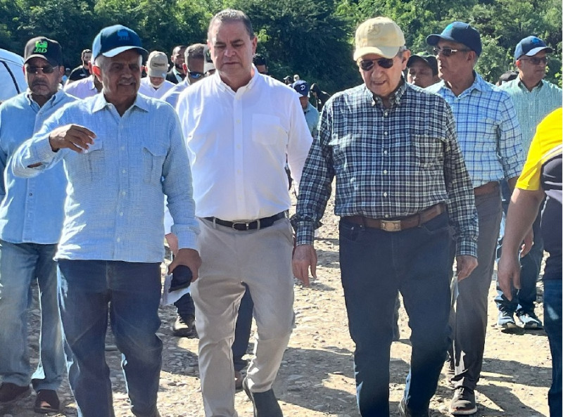 Osmar Benítez, Oliveiro Espaillat y Frank Tejada.