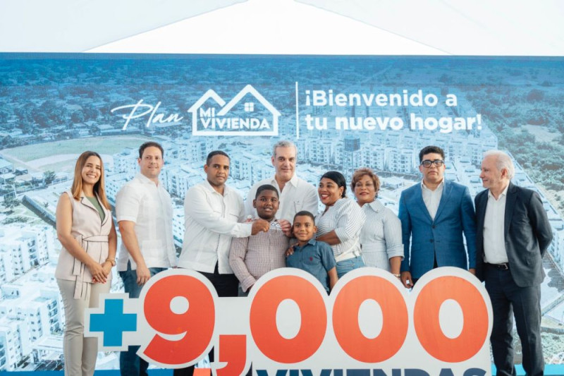 En este proyecto se invirtieron RD$7,172 millones, creando más de 5,400 empleos directos e indirectos que dinamizaron la economía de esa demarcación de Santo Domingo Este.