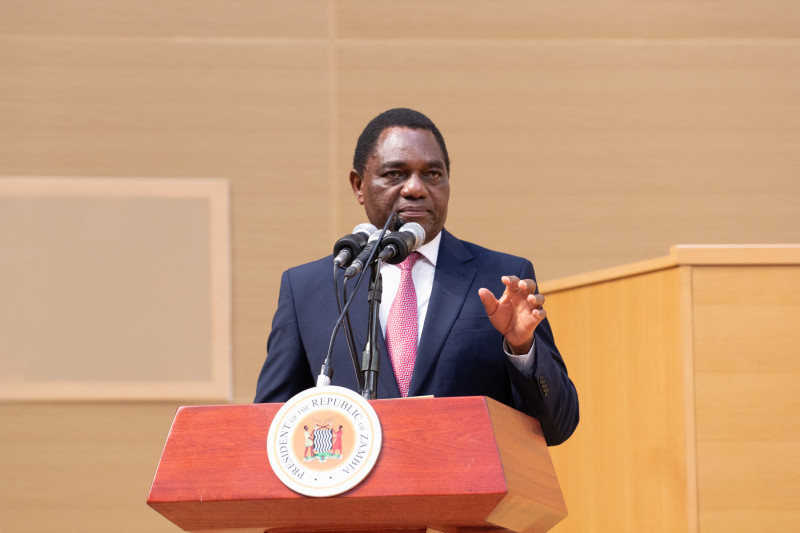 El Presidente de Zambia, Hakainde Hichilema, pronuncia un discurso durante el Insaka de Minería e Inversión de Zambia de 2024 en Lusaka, Zambia, el 7 de octubre de 2024.