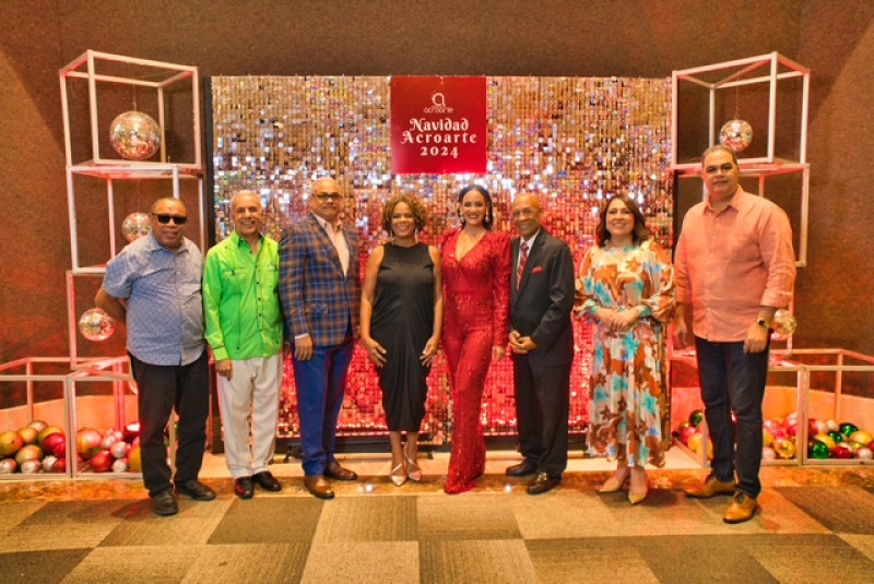 Wanda Sánchez junto a los ex presidentes de Acroarte