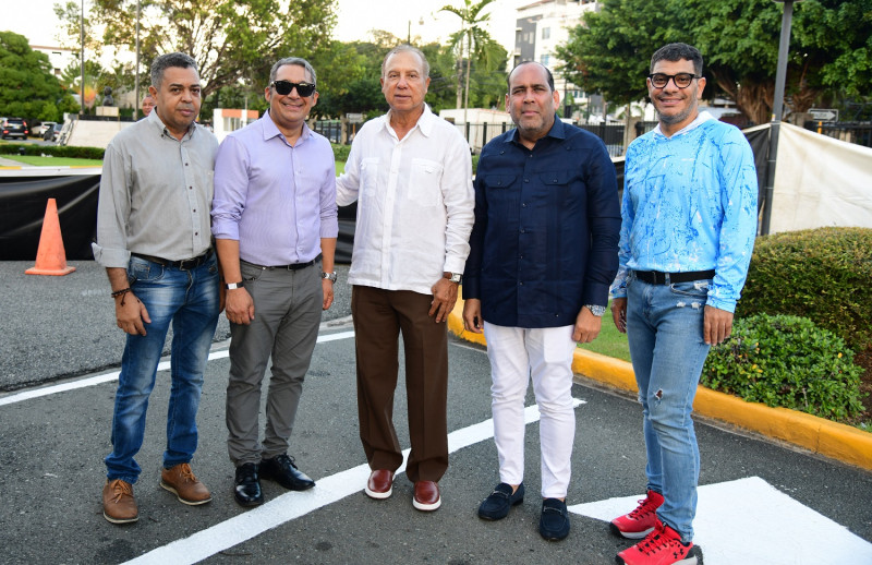 Miguel Tejada, Alfredo Saneaux, Livio Oleaga, Luis Ciprian y Alex Madera