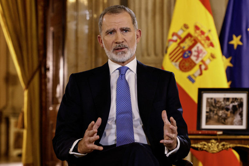 El rey Felipe VI de España pronuncia su tradicional discurso de Nochebuena en el Palacio Real de Madrid y se retransmitió públicamente el 24 de diciembre de 2024.