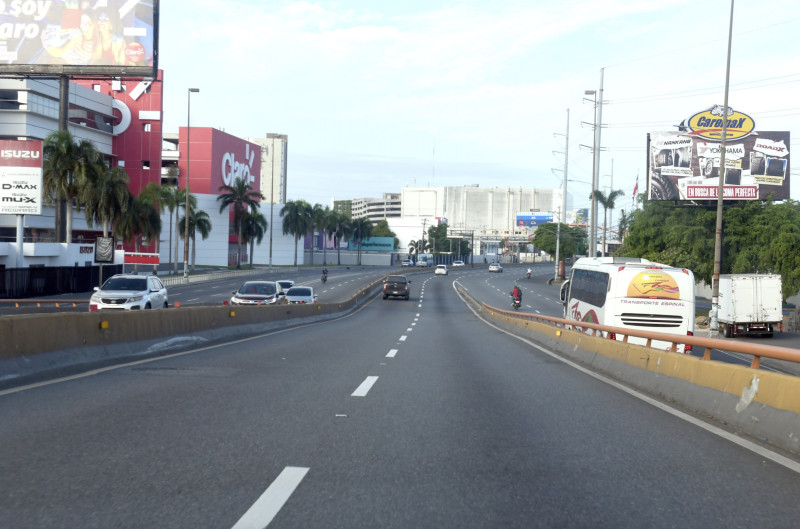 Pocas personas salieron a calles, avenidas y carreteras ayer durante el feriado de Navidad.