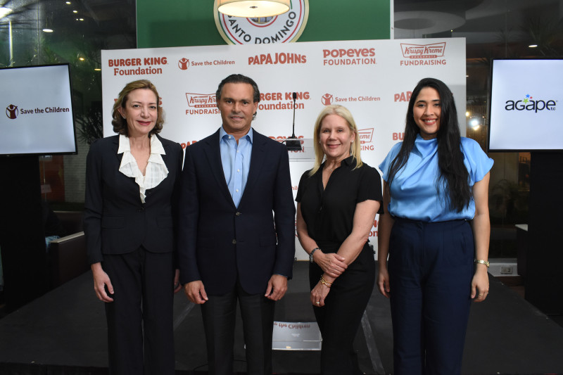 Isabel Turull, Juan Tomás Diaz, Margarita Turull y Alexandra Bodden