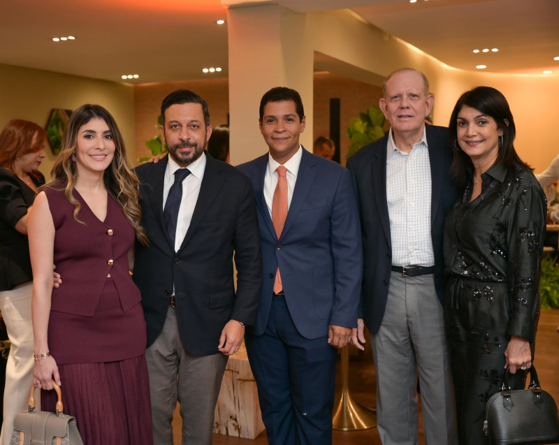 Johanna Sachez, Guillermo sencion, Franco Benoid,  Ramon de la Rocha e Irene Mercado