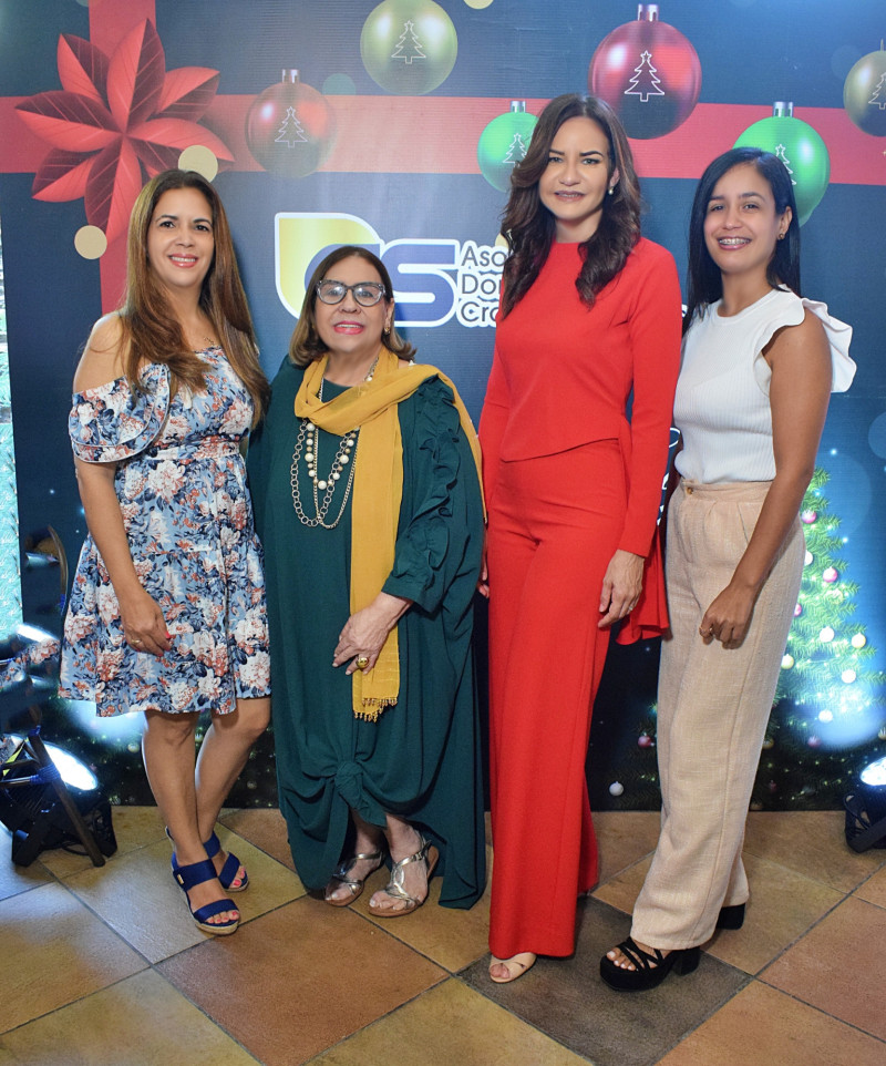 Denny Peralta, Mirna Pimentel, Celeste Perez y Jessica Bonifacio