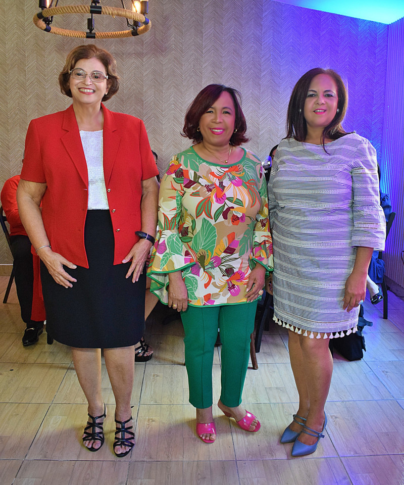 Dania Goris, Zoila Puello y Mayra Puello.