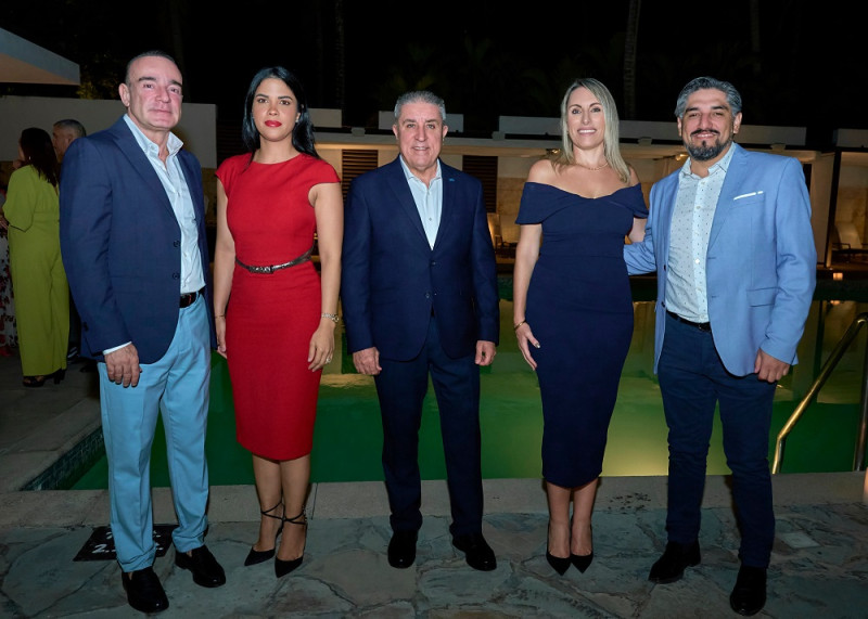 Antonio Martorell, Claudia Castillo, Andrés Fernández, Ana García y Oscar San Martín