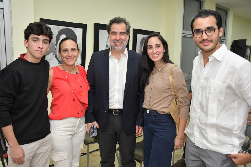 Manuel Cabral, Anabel Martínez, Manuel Cabral, Susan Martínez y José Roberto Reyes.