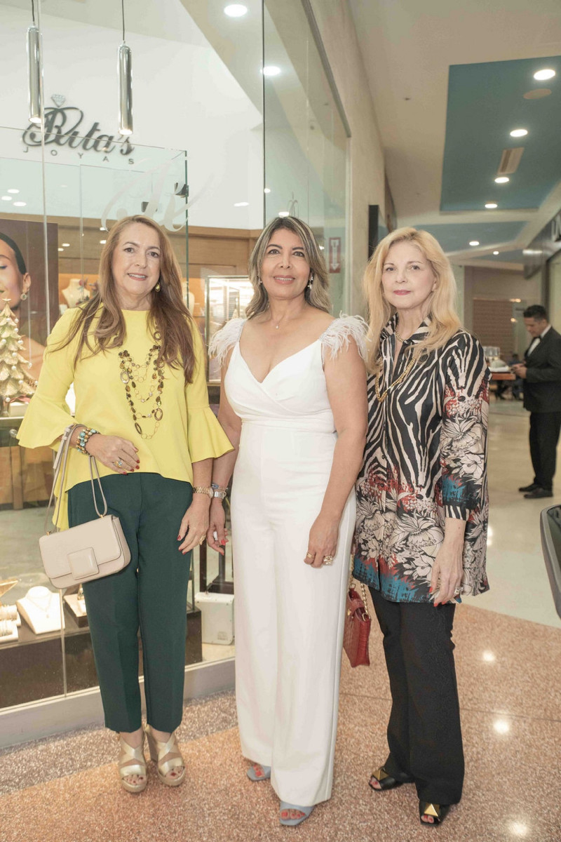 Miguelina Abreu, Rita Soriano y Leonor Gautier.