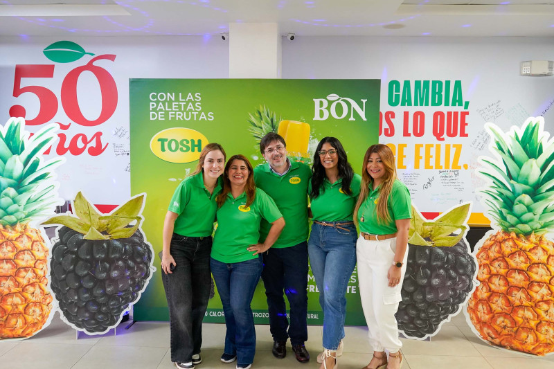 Laura Lee Monción, Adriana Gutiérrez, Jaime Rendon, Carmen Páez y Laura Pérez.