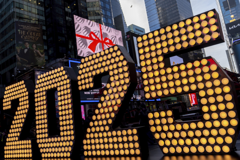 Los números del Año Nuevo desplegados en Times Square, el 18 de diciembre de 2024, en Nueva York.