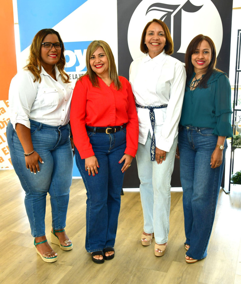 Dora Darleny Dotel, Jennifer Espinosa, Clarillany Martínez y Yadira Paredes.